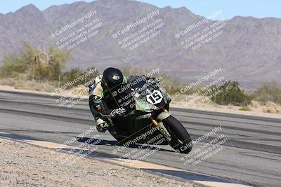 media/Dec-07-2025-CVMA (Sun) [[3e7d2de5dc]]/Race 4-Supersport Middleweight/